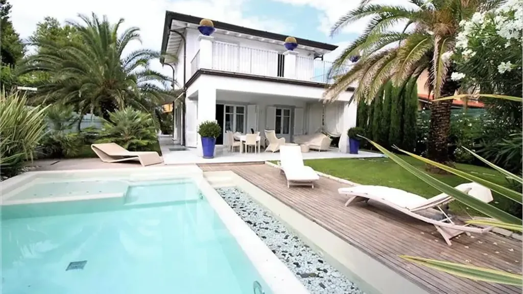 Piscine - Luxury Villa with Pool in Forte Dei Marmi