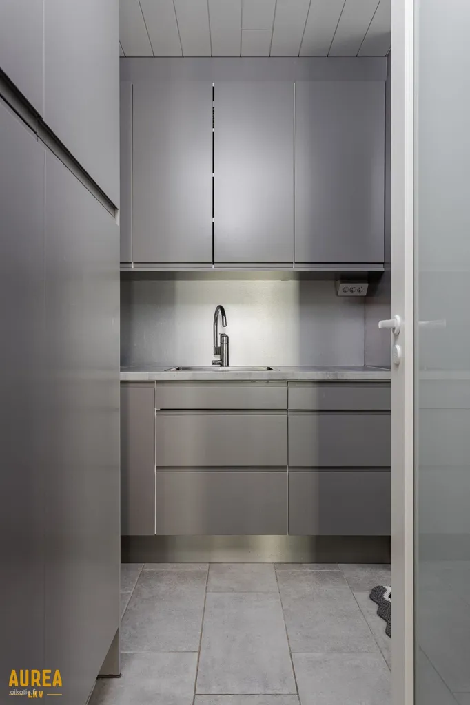 Cucina - Modernised Detached House with Garden in Ii