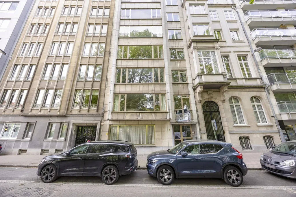 Exterior - Ground Floor Apartment with Park Views in Antwerp