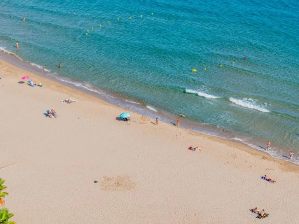 Beachfront Corner Penthouse in El Campello