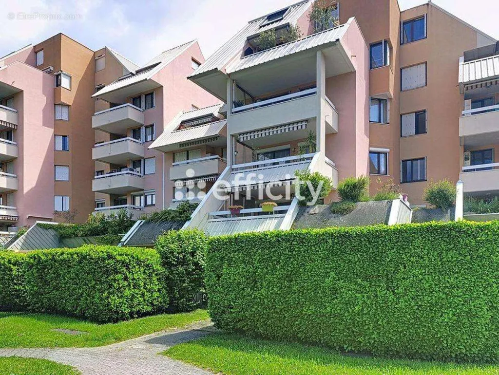 Exterior - Renovated Apartment with Terrace in Echirolles