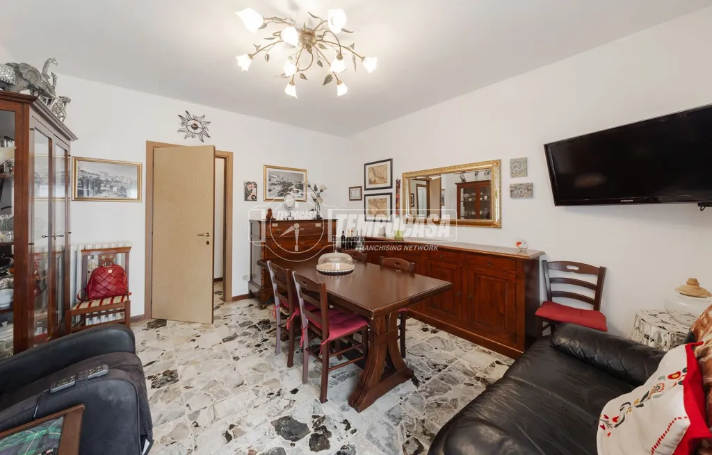 Söögituba - Apartment with Balcony in Central Bulciago