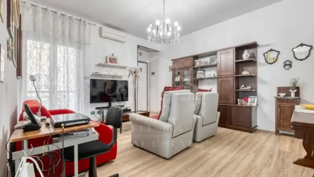Elutuba - Rustic-Style Apartment with Private Garden in Imola