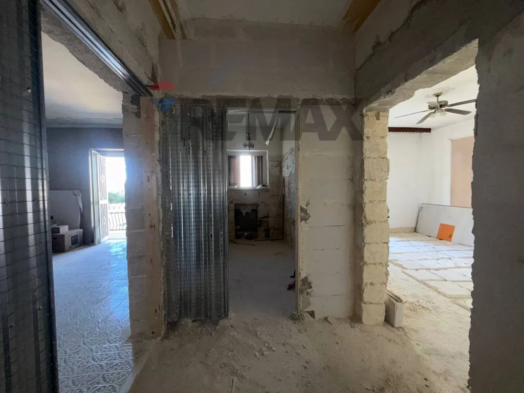 Stanze - Three-Bedroom Apartment with Balcony in Modugno
