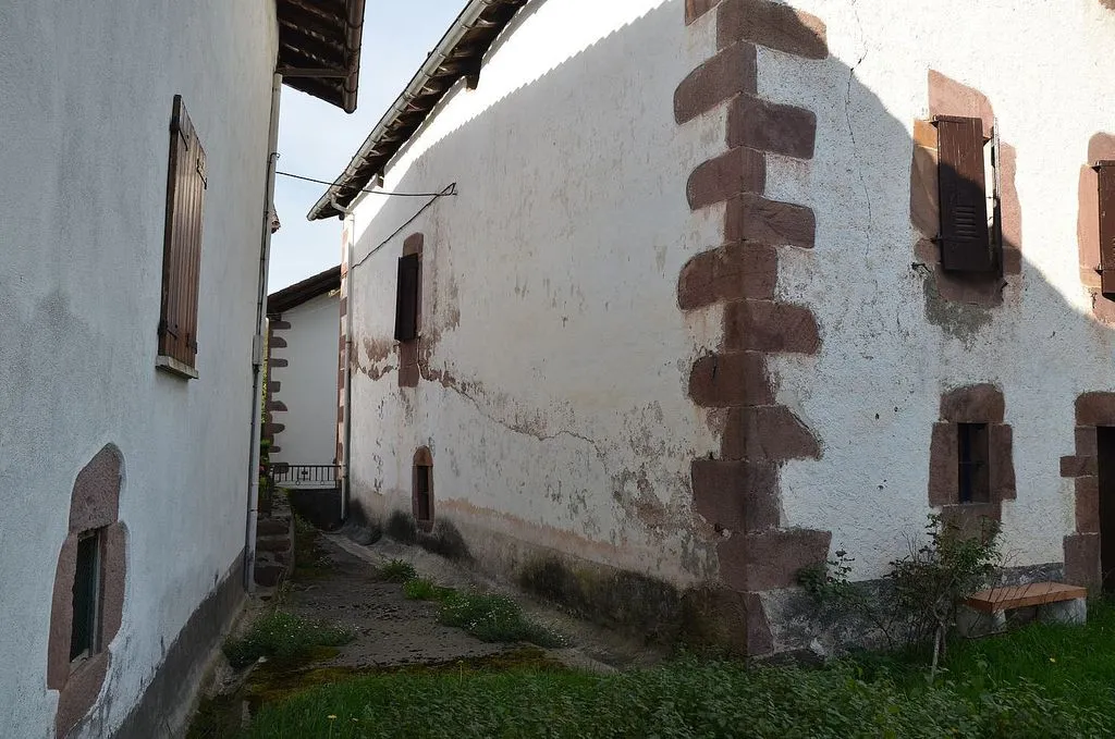 Jardin - Traditional House with Pool in Baztan Valley