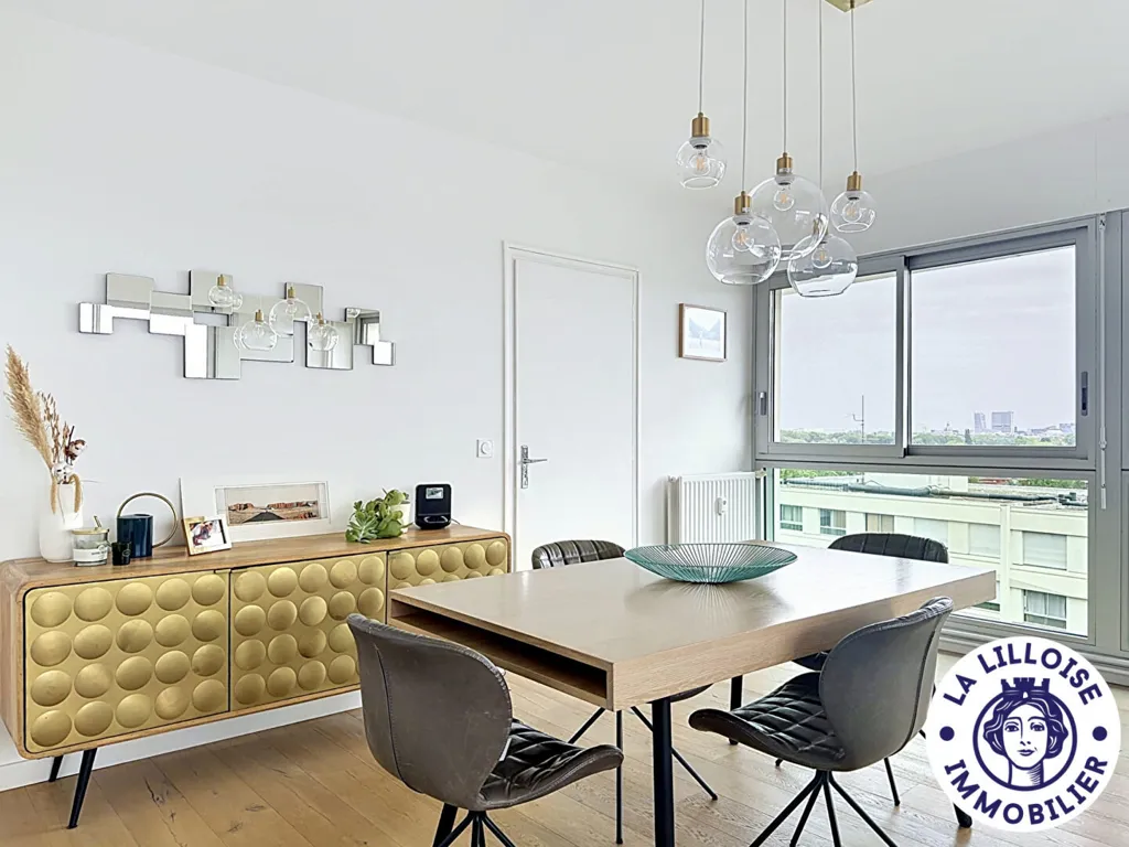 Dining Room - Luxury Flat with Panoramic View in Lambersart