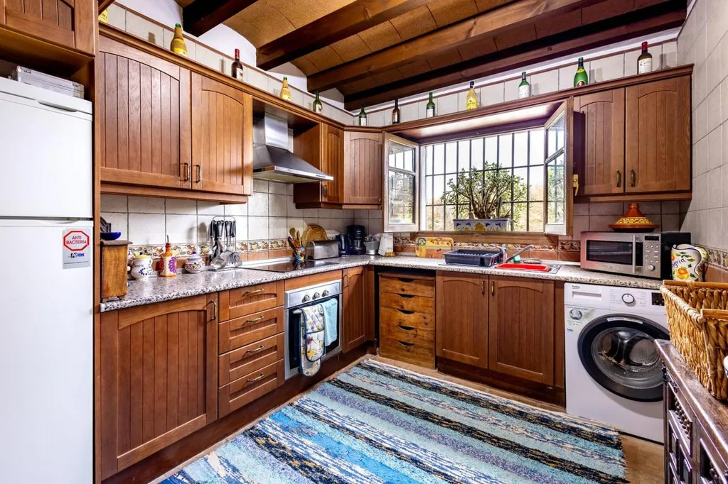 Kitchen - Feature-Rich Finca with Views in Coín