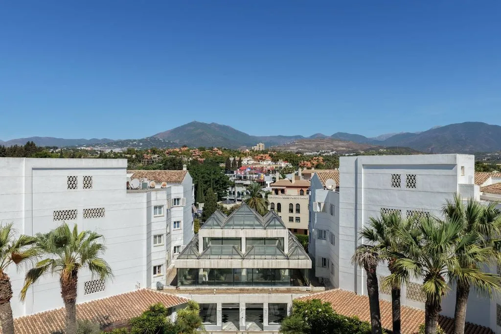 Terrass - Luxury Apartment with Pool in Puerto Banús