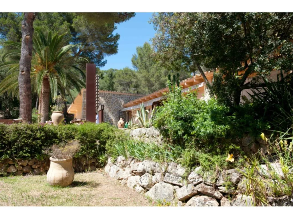 Aed - Rustic Chalet with Pool in Formentor