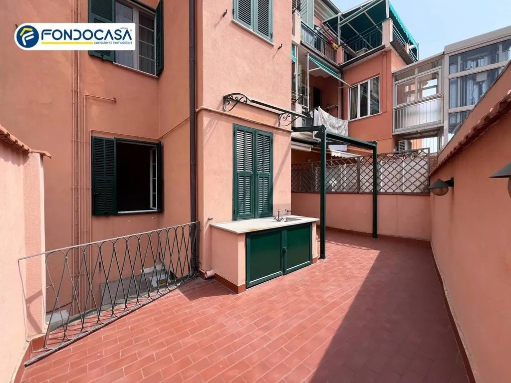 Terrasse - Renovated Beachfront Apartment in Ceriale