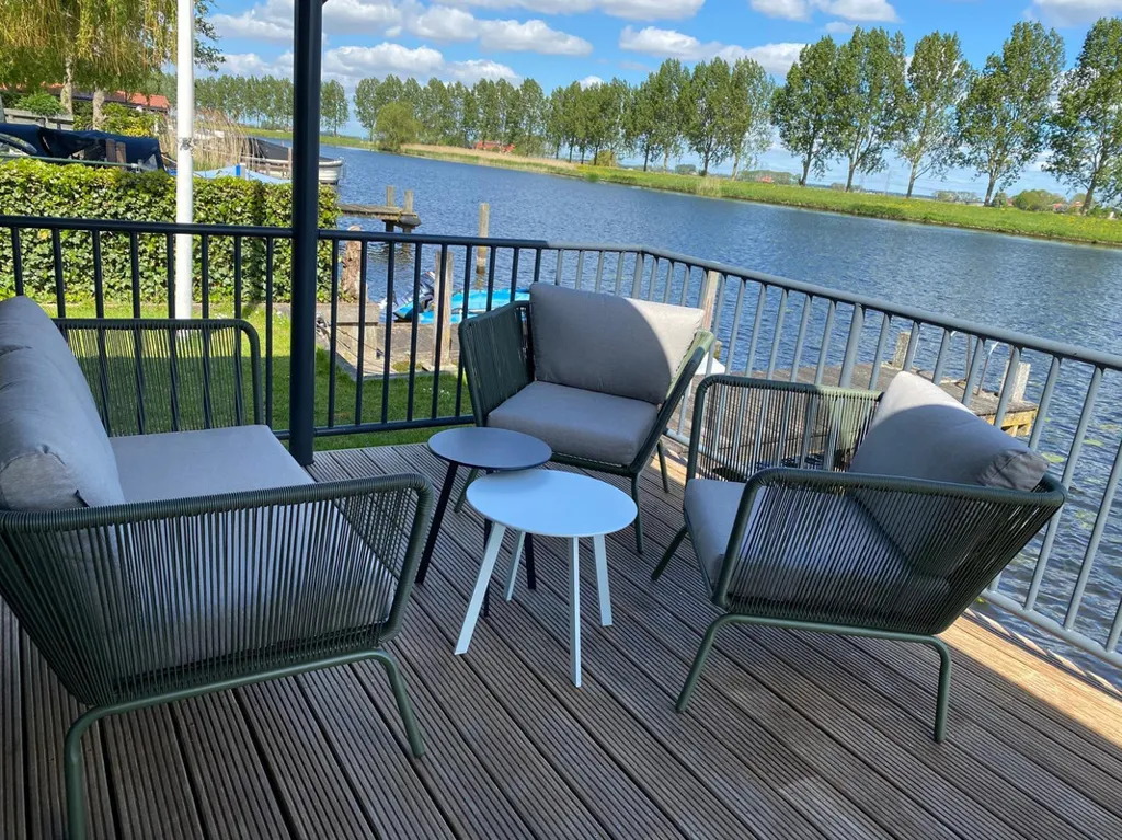 Terrass - Floating House with Private Dock in IJsselmuiden