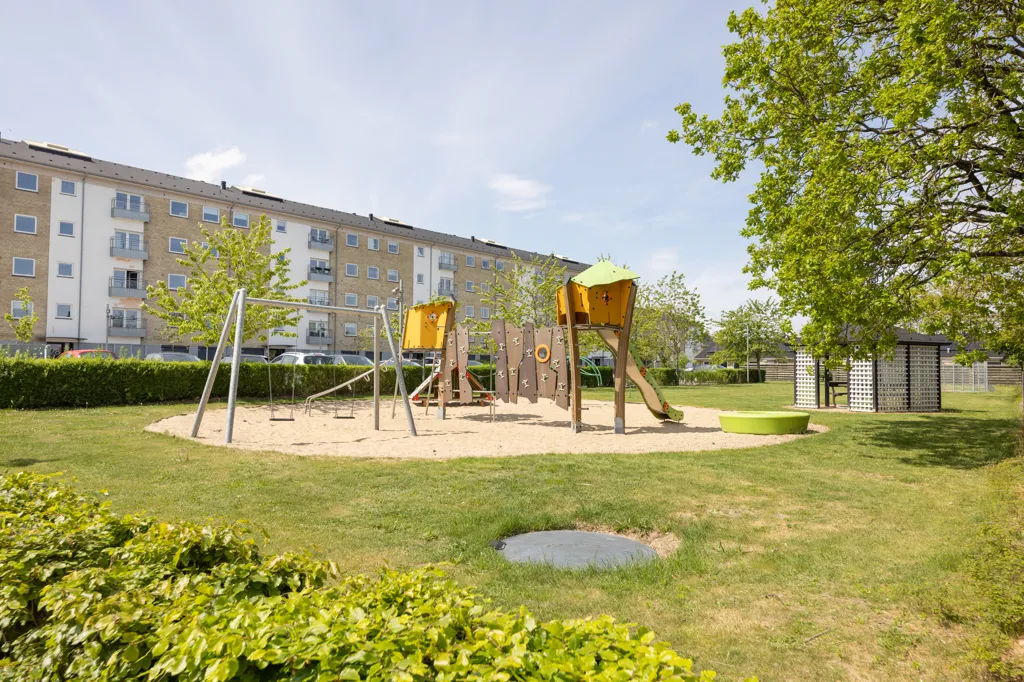 Aed - Two-Bedroom Flat with City View in Aalborg