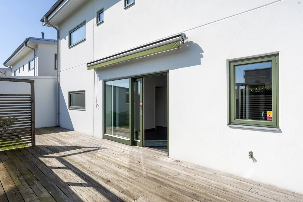 Terrasse - Modernist Villa with Park View in Bunkeflostrand