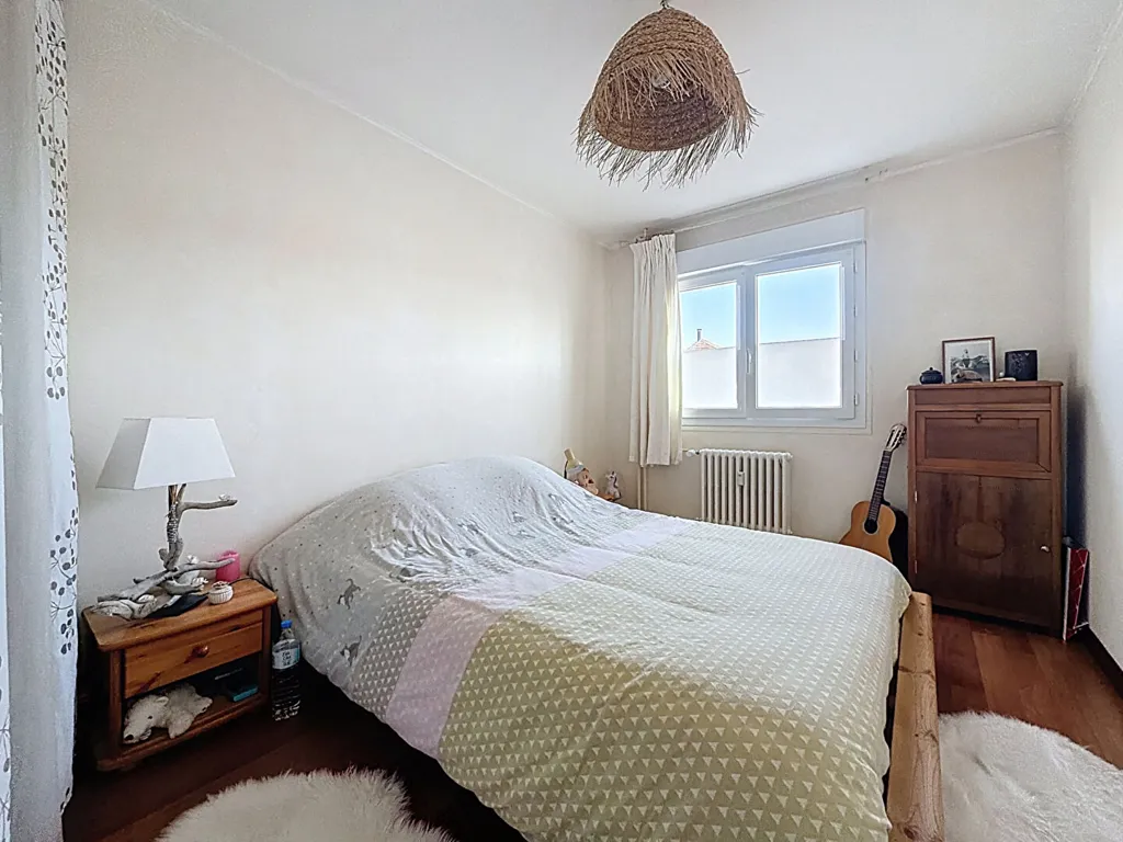Magamistoad - Bright 3-Piece Apartment with Loggia in Lucé