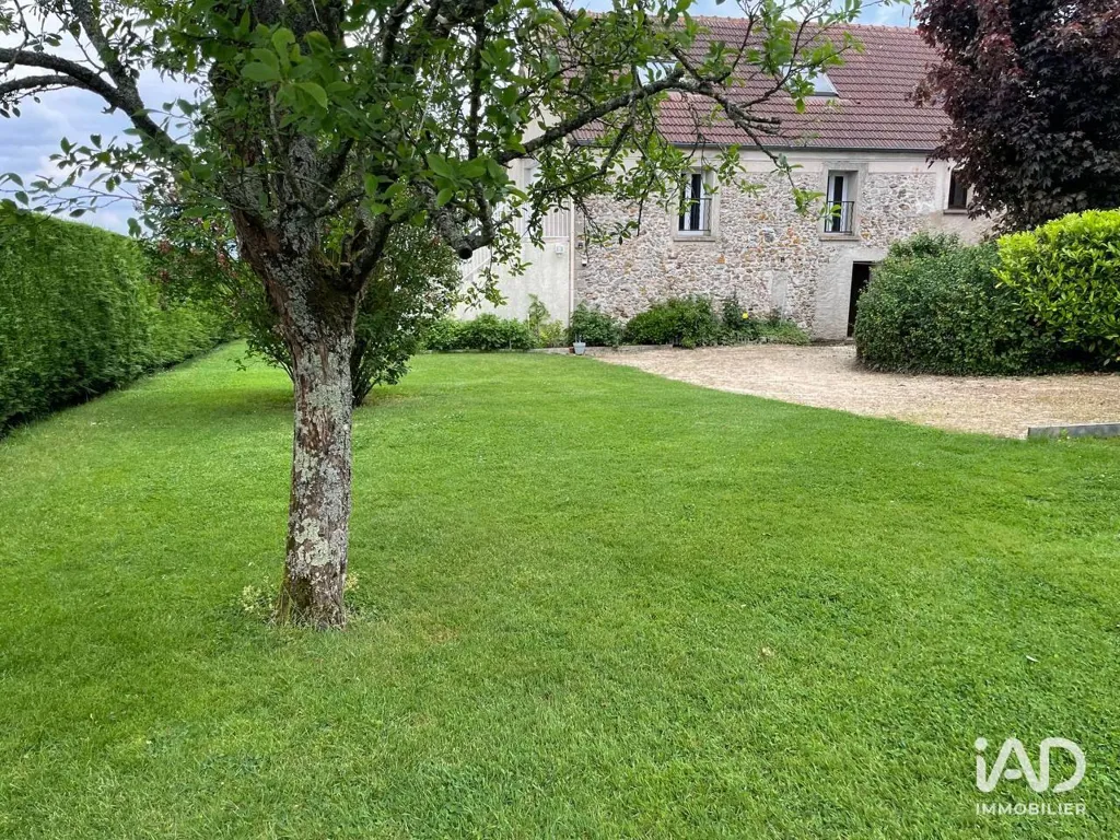 Aed - Villa with Pool in Rebais