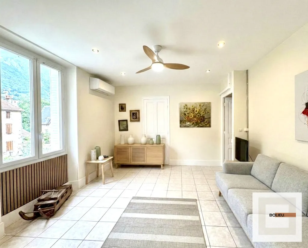 Elutuba - Charming 3-Bed Flat with Vercors View in Historic Building