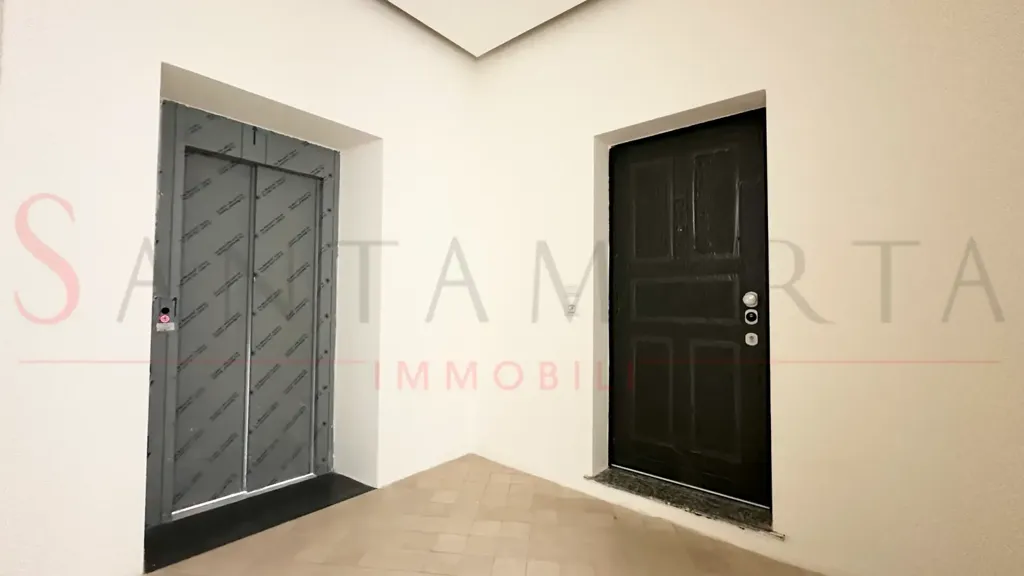 hallway_entrance