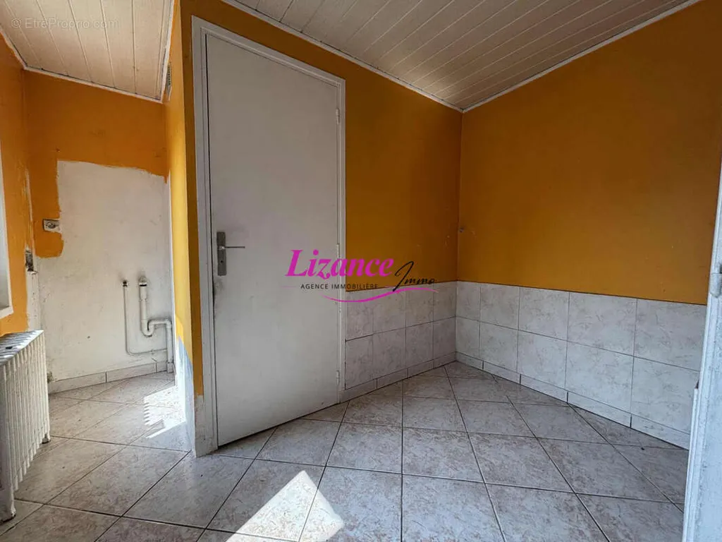 Toad - Spacious House with Garden in Gouzeaucourt