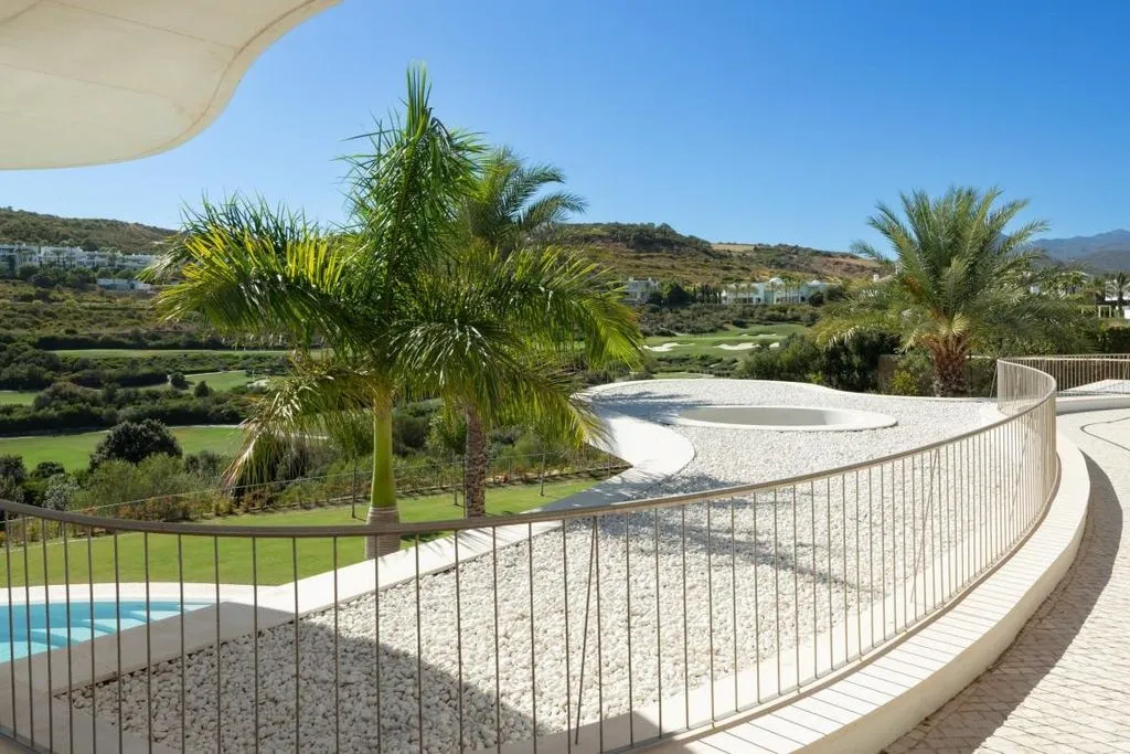 Piscina - Contemporary Villa with Pool in Estepona