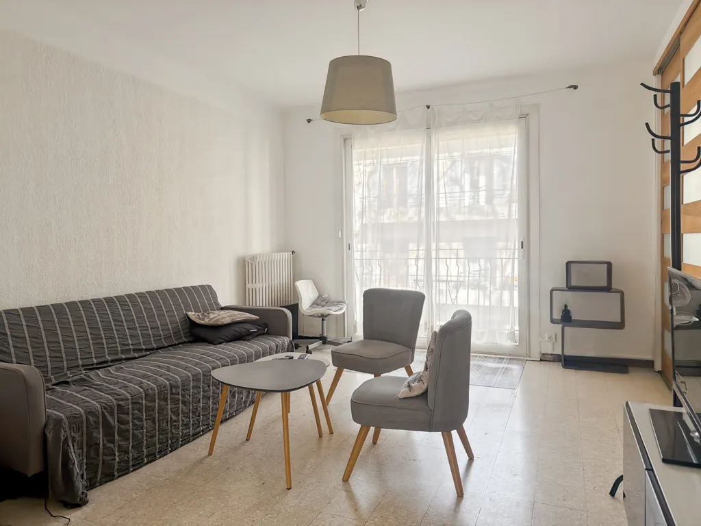 Elutuba - Bright Flat with Tram Access in Montpellier Centre