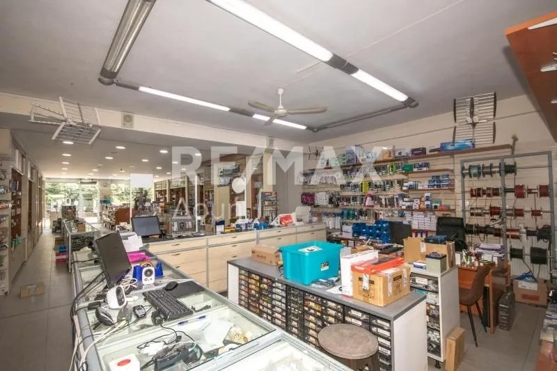 Toad - Commercial Space with Parking in Volos