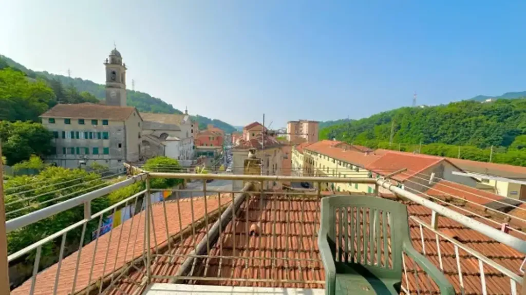 Balcon - Quadrilocale with Balcony and Terrace in Genoa