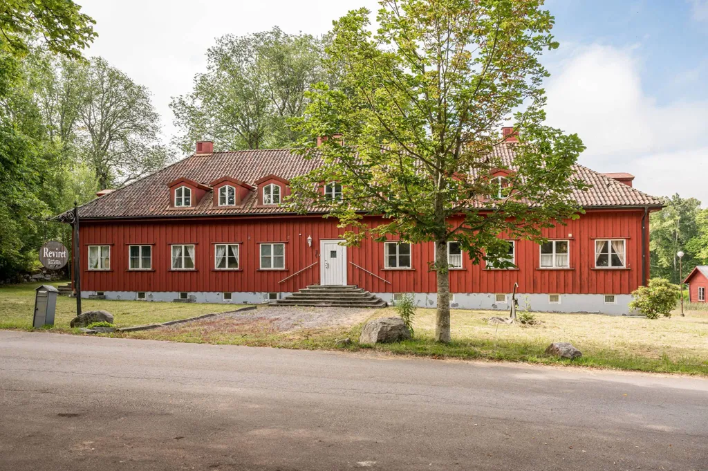 Välivaade - Multi-Use Property with Historic Charm in Borgvik