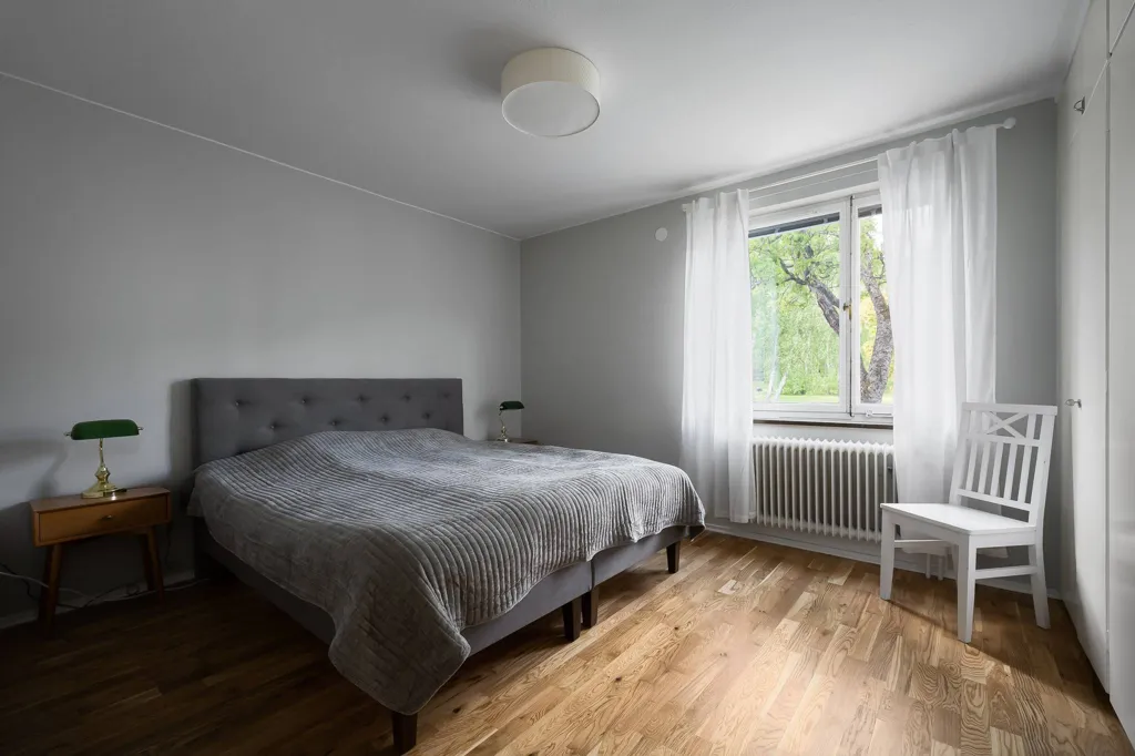 Magamistoad - Apartment with Balcony in Västerhaninge