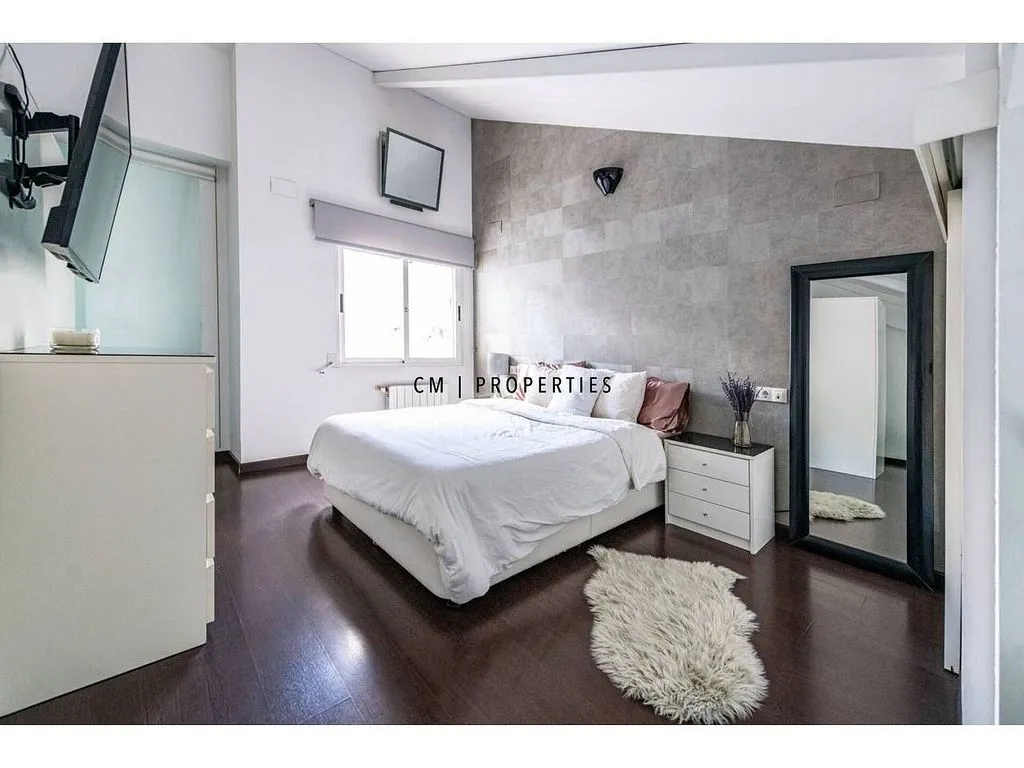 Chambres - Duplex with Terrace in Exposició, Valencia