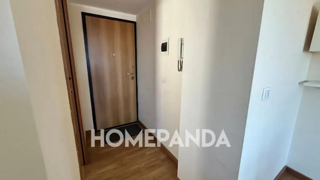 Esik - Modernised Flat with Balcony in Catania