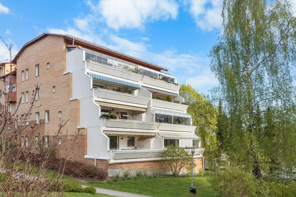 Välivaade - Apartment with Balcony in Sollentuna