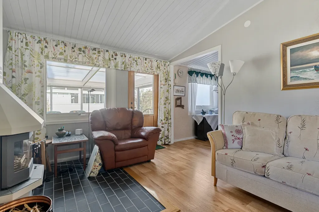 Séjour - Renovated House with Garden in Vargön