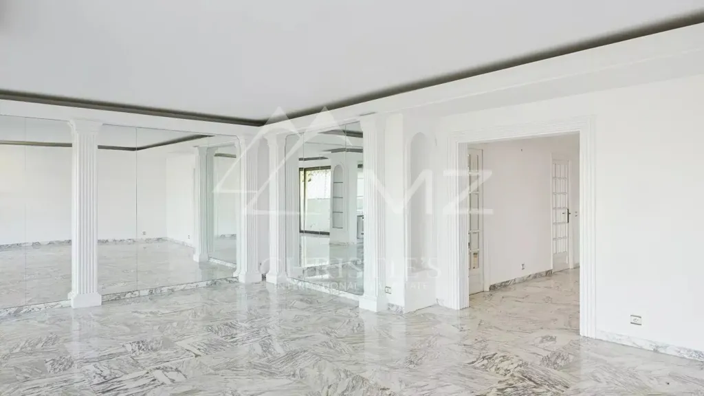 Séjour - Appartement Luxueux avec Vue Mer à Cannes