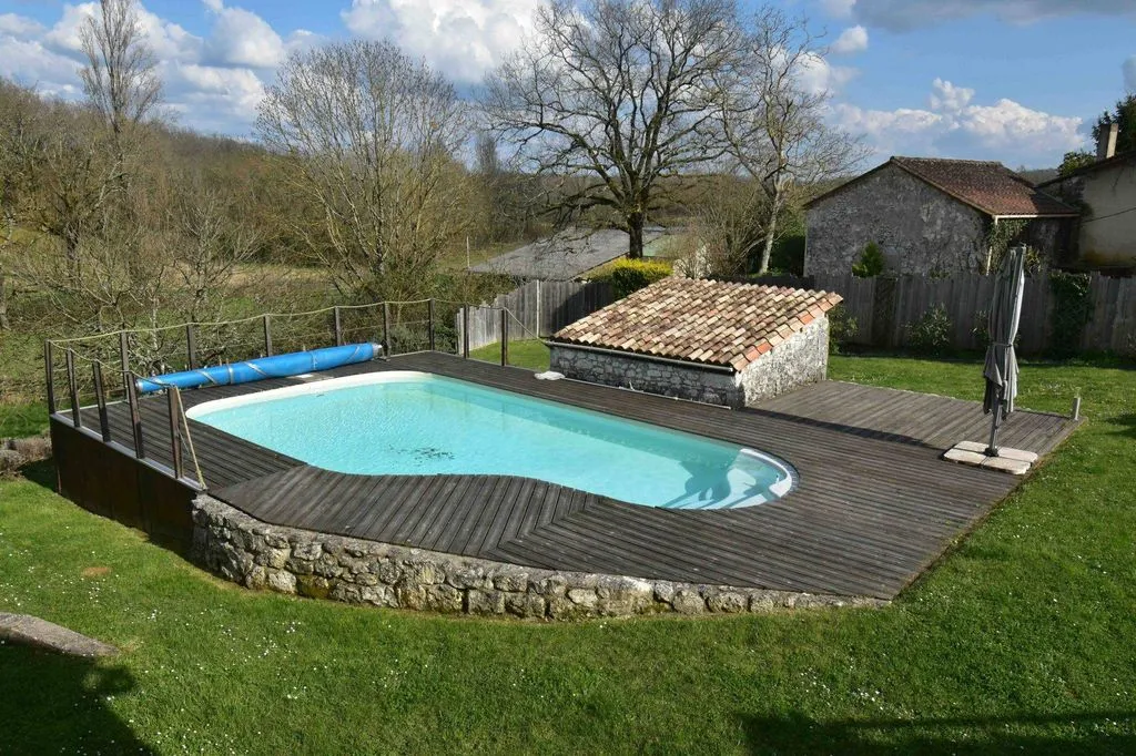 Piscina - Renovated Stone Farmhouse with Pool in Saint-Perdoux