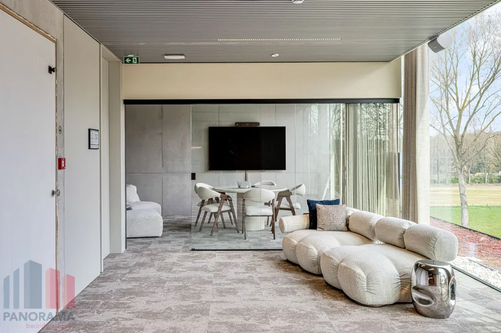 Living Room - Office Space with Highway Access in Bruges