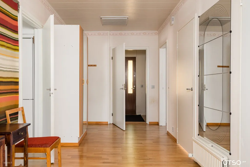 Esik - Spacious House with Garden in Uusiniitty, Pori