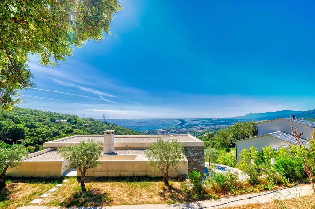 Aed - Constructible Plot with Sea and Mountain Views in Bastia