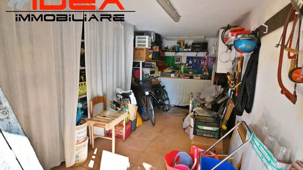Utility Room - Five-Bedroom Apartment with Balcony in Modena
