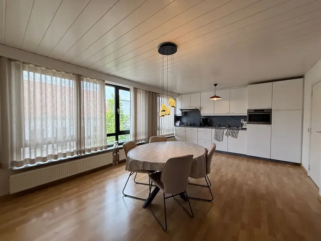 Salle à manger - Appartement avec Airconditioning au Centre de Mol