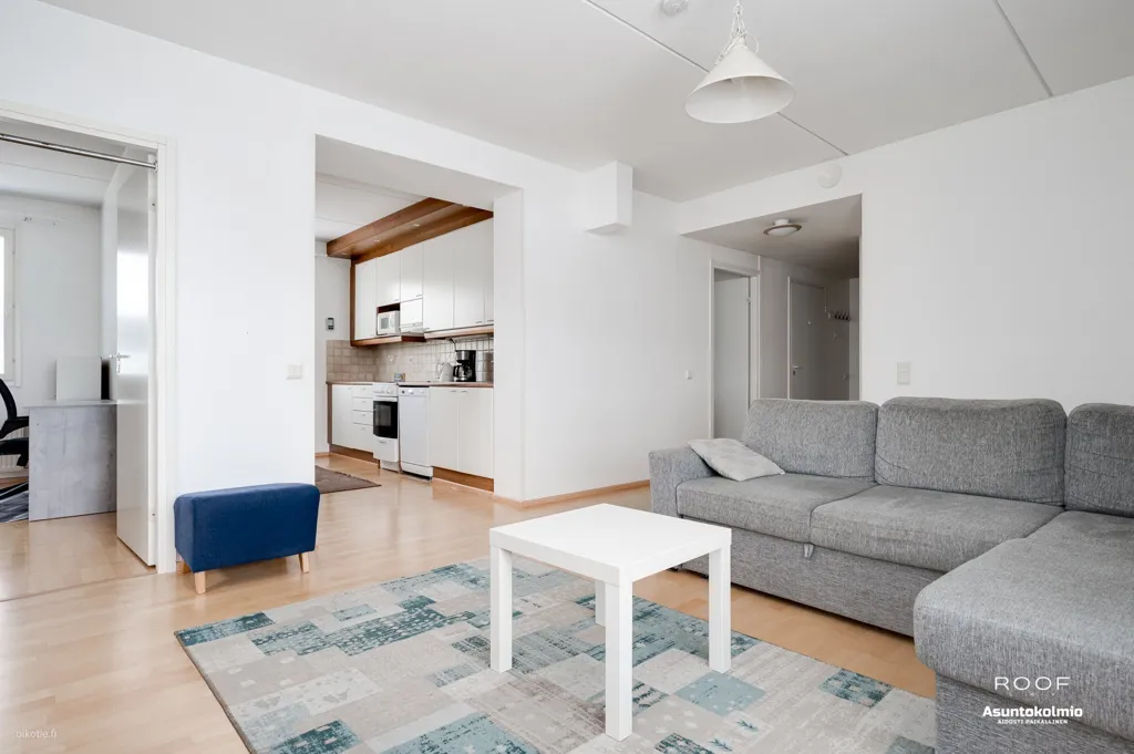 Elutuba - Top-Floor Apartment with Glazed Balcony in Oulu
