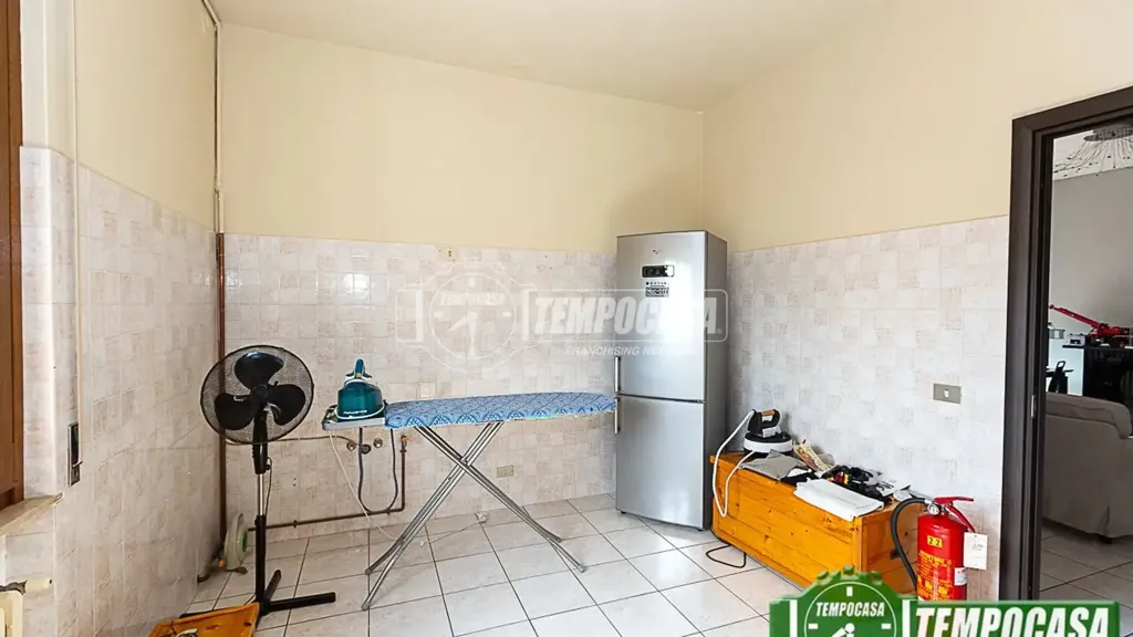 Pesuköök - Renovated Apartment with Balcony in Codogno Centre