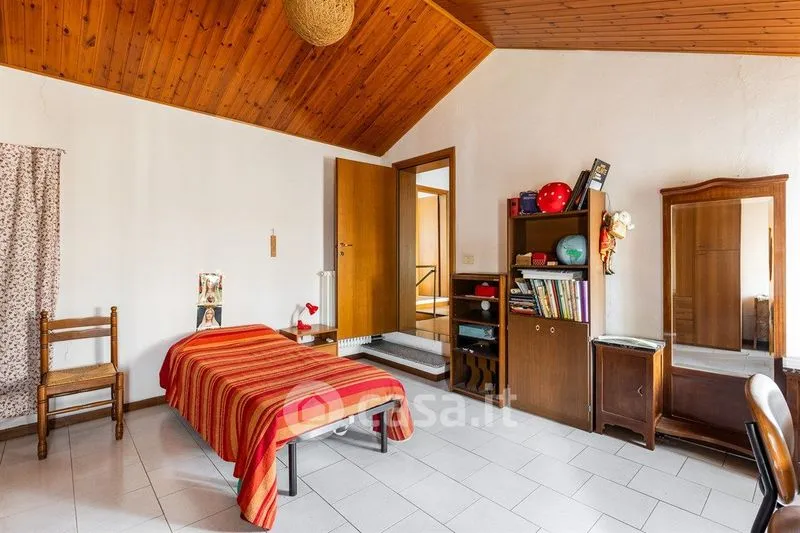 Chambres - Semi-detached House with Private Garden in Conselice