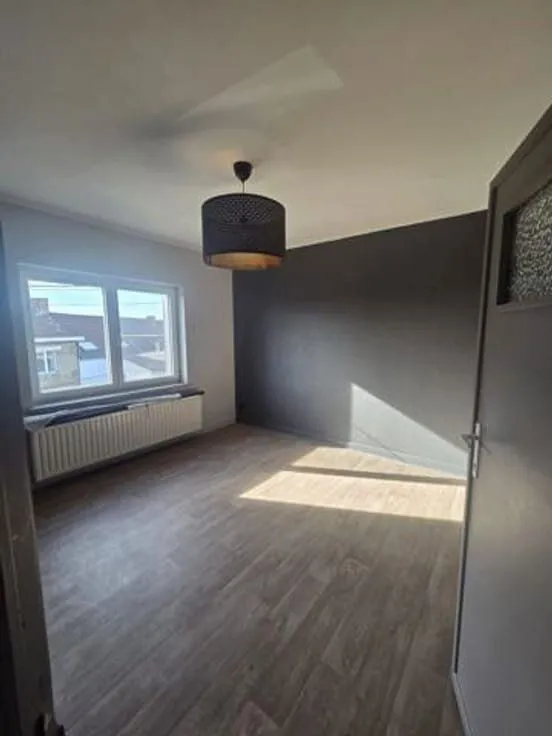Pièces - Appartement Rénové avec Cuisine Équipée