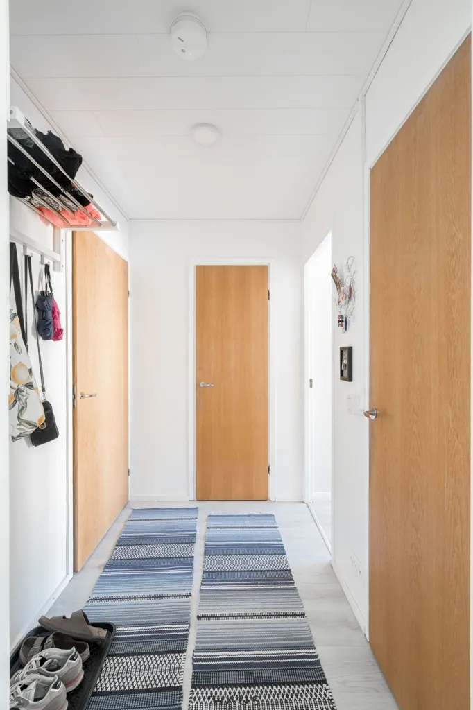 Entrée - Modernised Flat with Balcony in Eastern Centre, Turku