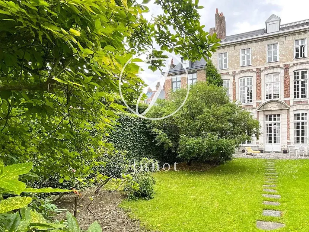 Aed - Historic Mansion with Garden in Old Lille