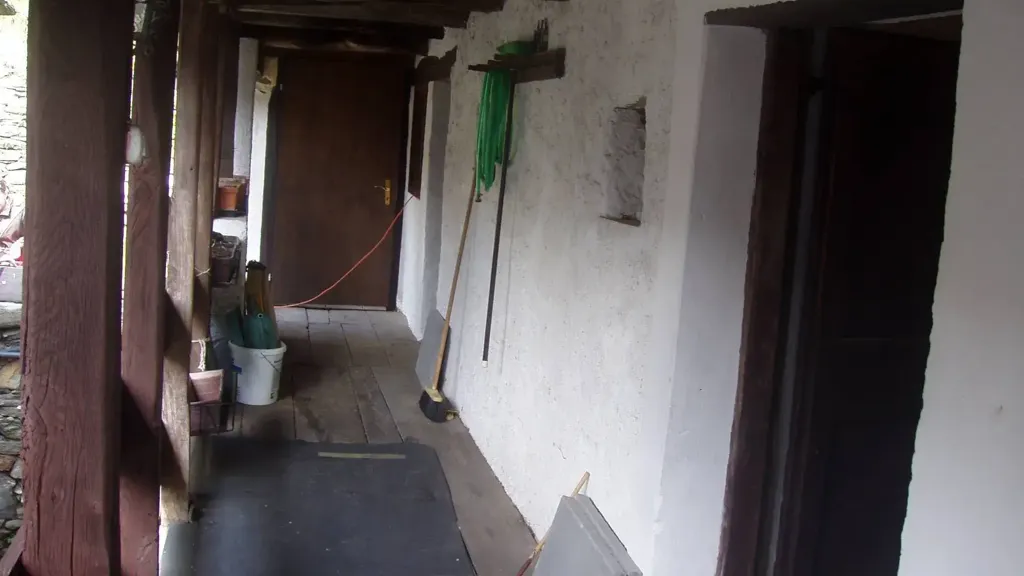 hallway_entrance