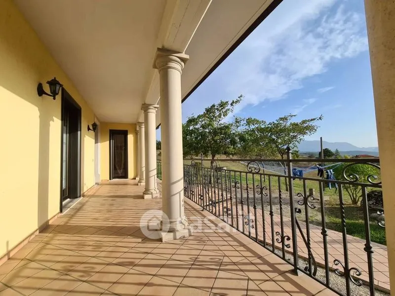 Terrass - Villa with Garden in Gesualdo