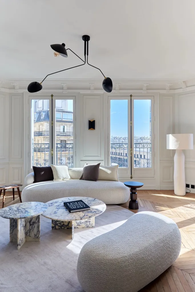 Séjour - Appartement Rénové avec Vue sur la Tour Eiffel à Paris 16e