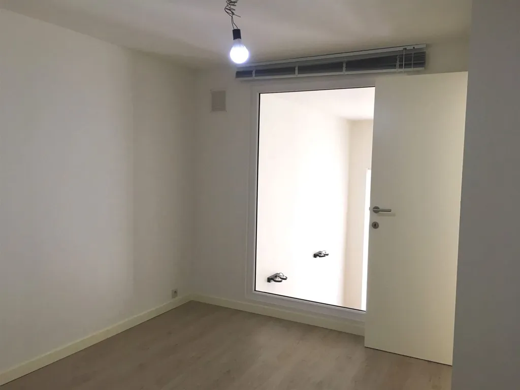 Stanze - Duplex with High Ceilings near Squares District