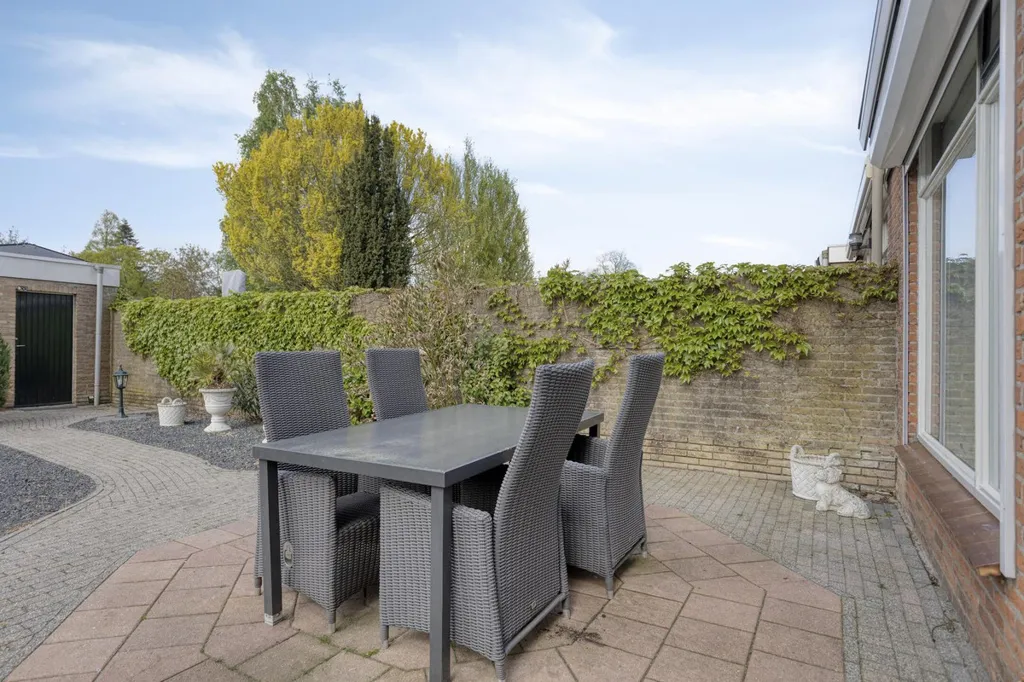 Terrasse - Corner House with Garden in 's-Hertogenbosch